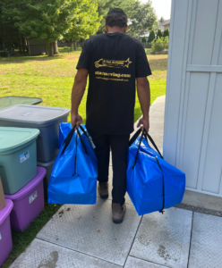 img3 Reliable Residential Movers near me in Toronto, ON helping a family move into a new home
